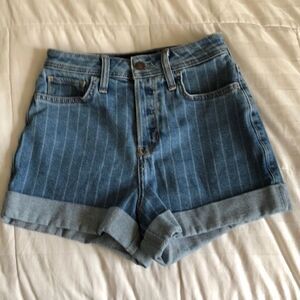 Hollister Ultra High Waisted Mom Short Size 25 Blue pin stripe Gently used